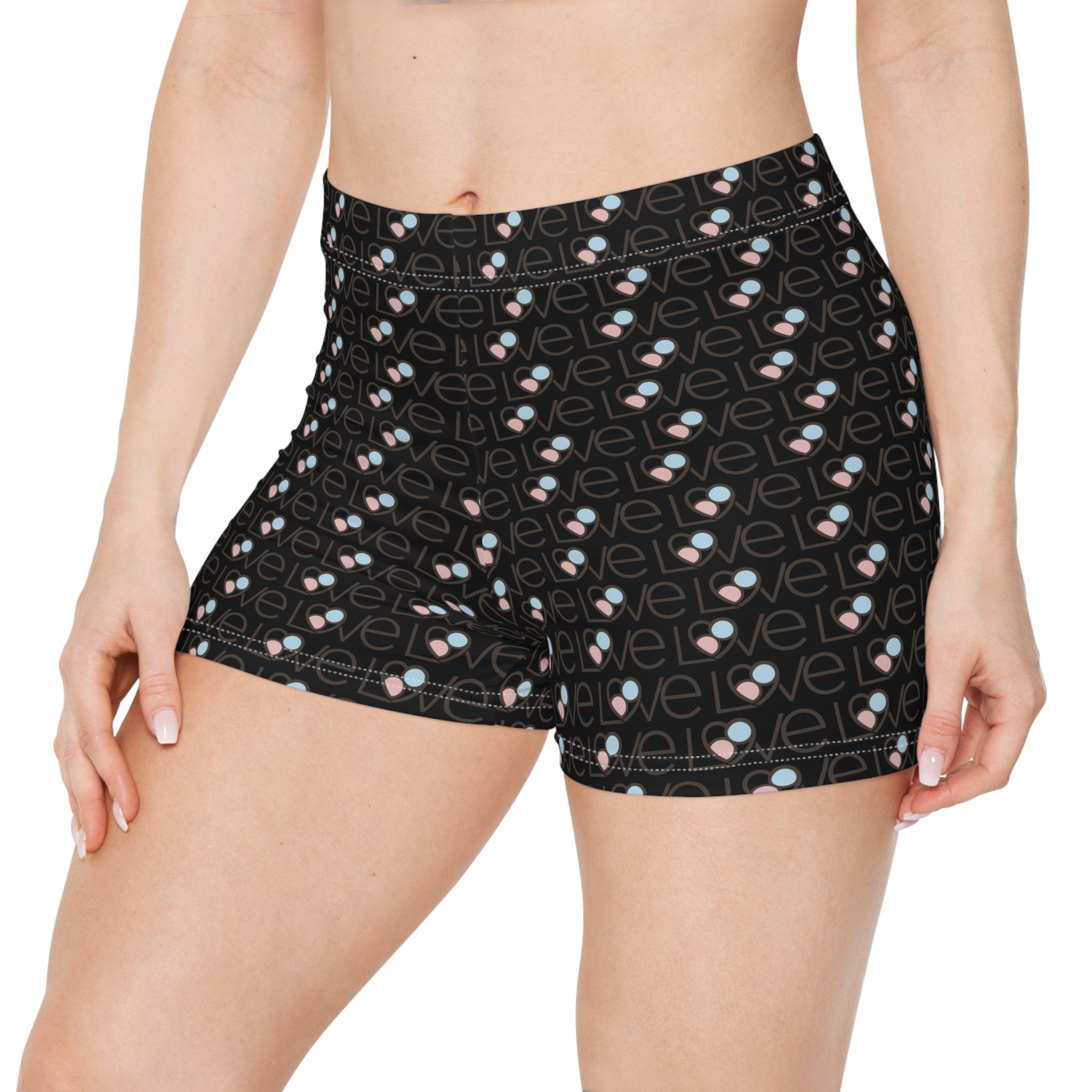 L69VE Pattern Women's Shorts — All-Over Print Cute Heart Repeat